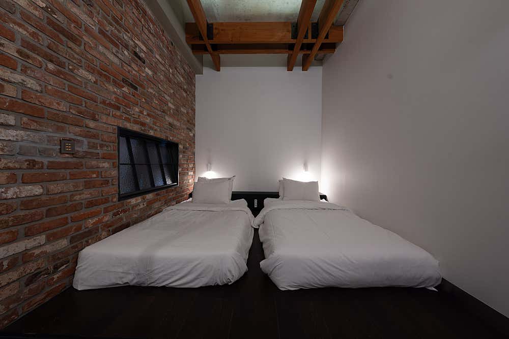 슈페리어 스튜디오 트윈 (Superior Studio Twin)